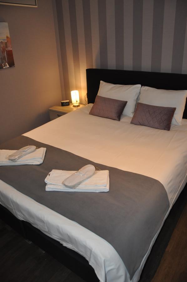 Hotel Acacia บลังเคนเบอร์เก ภายนอก รูปภาพ