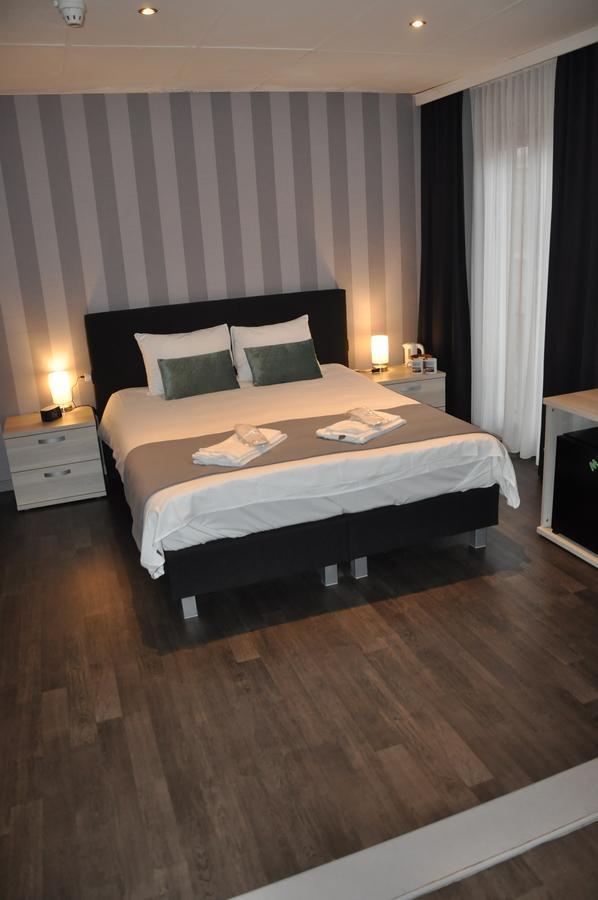 Hotel Acacia บลังเคนเบอร์เก ภายนอก รูปภาพ
