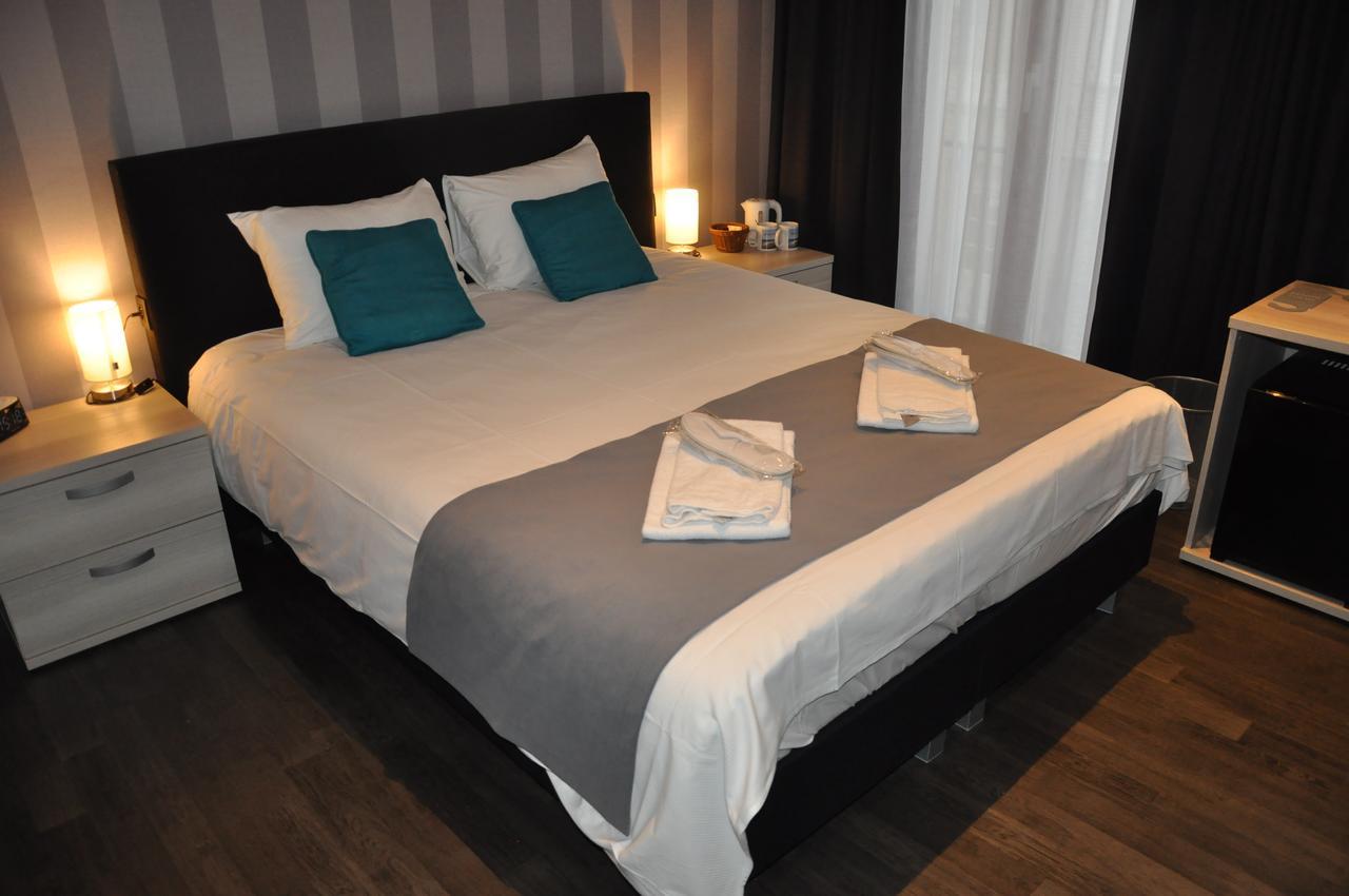 Hotel Acacia บลังเคนเบอร์เก ภายนอก รูปภาพ