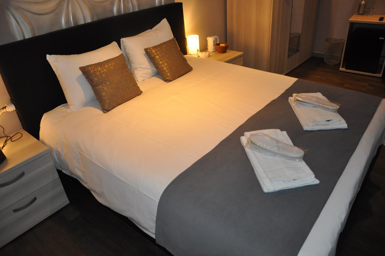 Hotel Acacia บลังเคนเบอร์เก ภายนอก รูปภาพ