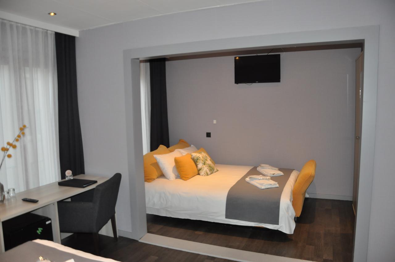 Hotel Acacia บลังเคนเบอร์เก ภายนอก รูปภาพ