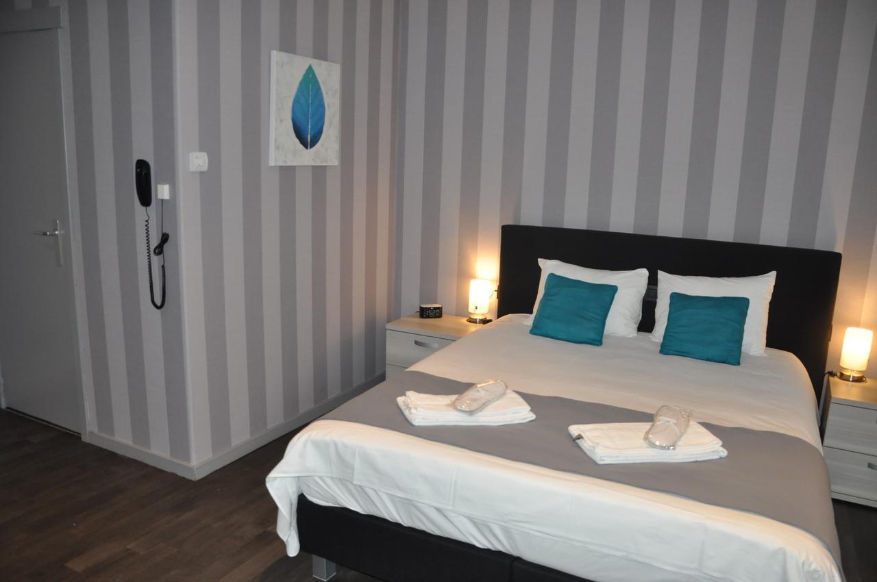 Hotel Acacia บลังเคนเบอร์เก ภายนอก รูปภาพ